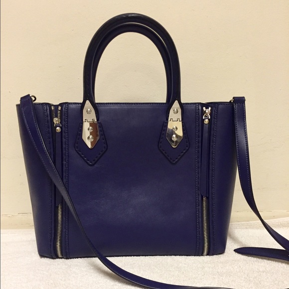 WAIT…WHAT?! A Bendel bag just casually shows up on our  Authentic Henri Bendel A-List Tote