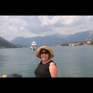 Meet your Posher, Sharon