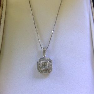1/2 carat in white gold necklace
