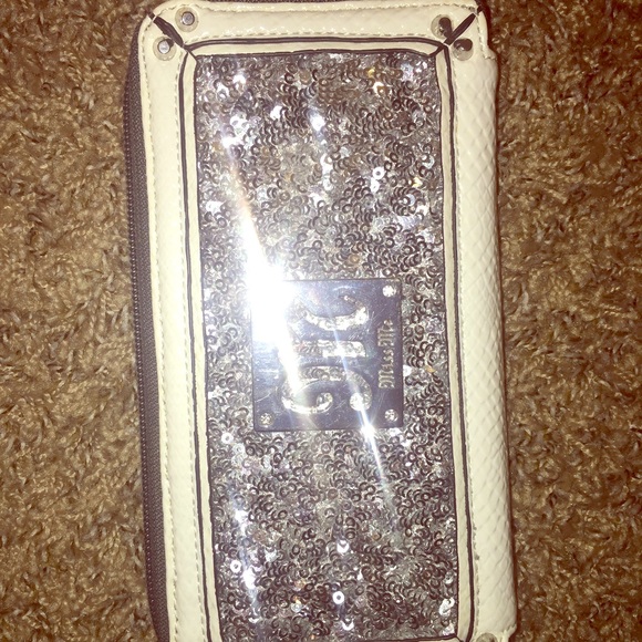 Miss me wallet