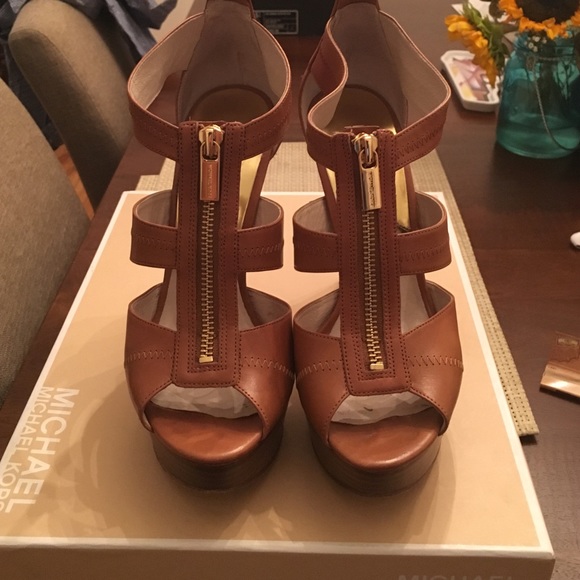 Michael Kors Berkeley platform