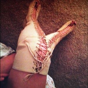 High knee heel boots