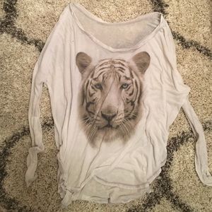 Chaser oversized tiger top. Size L