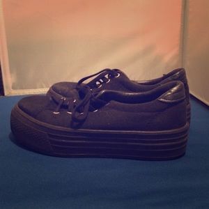 Black Platform sneakers