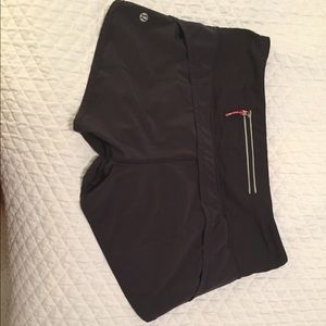 Lulu lemon speed short