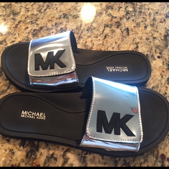 Michael Kors sandals - Picture 2 of 4