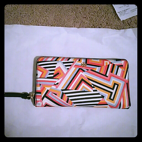 Tory Burch Handbags - Brand new authentic tory burch kerrington wallet