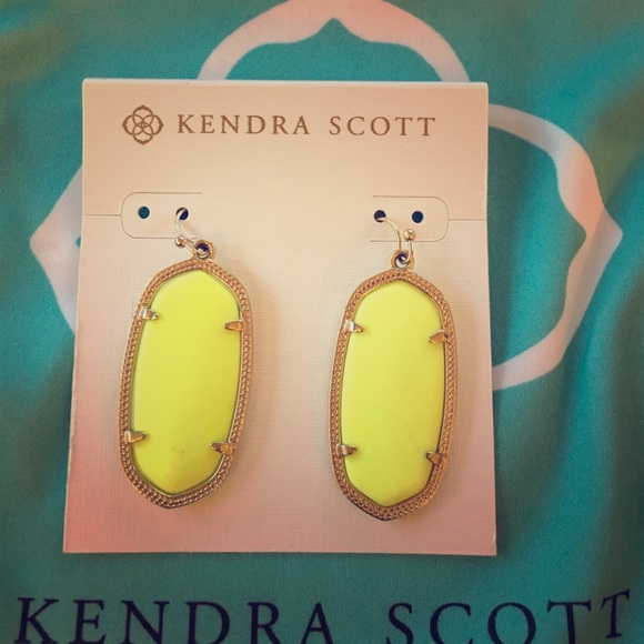 Very Rare Neon Yellow Kendra Scott Elle Earrings