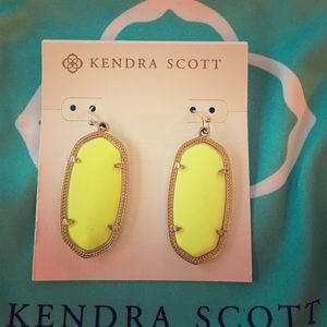 Very Rare Neon Yellow Kendra Scott Elle Earrings