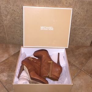 Michael Kors Wyatt ankle boots❤️