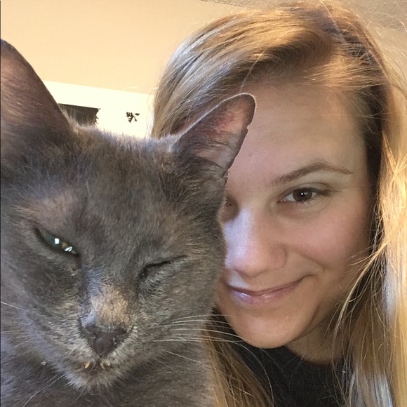 Meet your Posher, Rachel - Picture 2 of 2