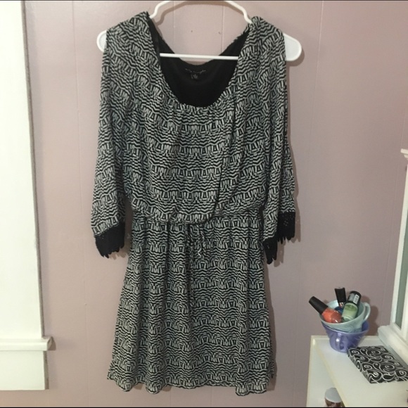 Professional Sleeve Slit Dress. Black Lace.