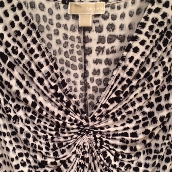 Stretchy knee length sleeveless dress - Picture 2 of 3