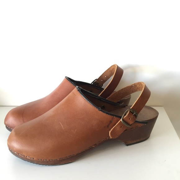 Italian leather clogs with wood and rubber sole