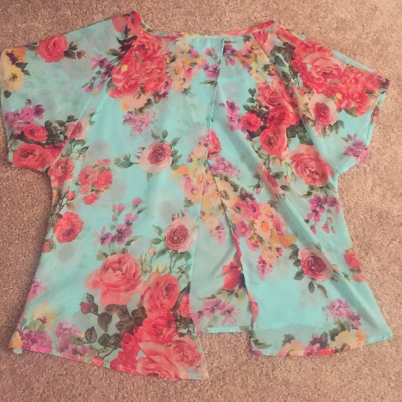 Floral open back chiffon shirt - Picture 3 of 3