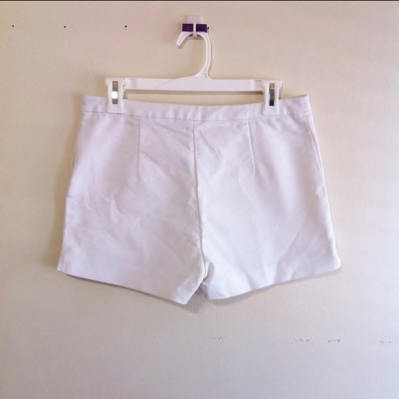 White High waisted Shorts - Picture 1 of 4