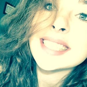 Meet your Posher, Holly