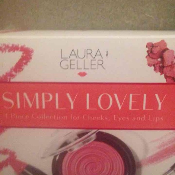 4 piece collection cheeks, eyes, and lips - Picture 2 of 3