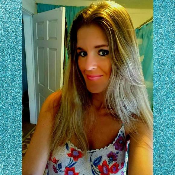 Meet your Posher, Kim - Picture 1 of 1