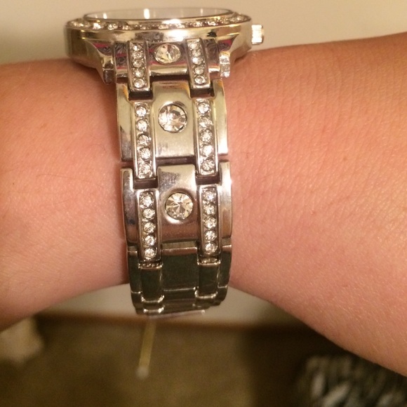 Beautiful Watch - Picture 3 of 4
