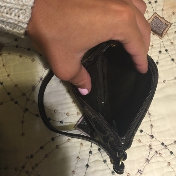 Coach wristlet - Picture 2 of 2