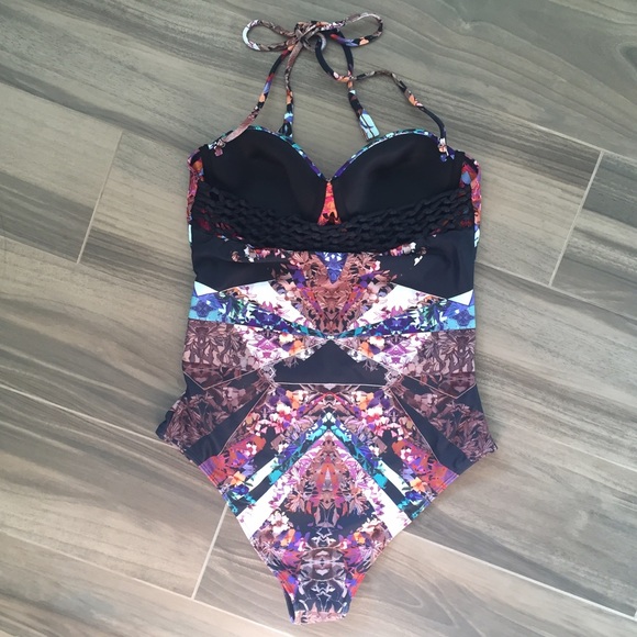 ✨Style Crush HP✨ Beach Riot one-piece swimsuit - Picture 2 of 4