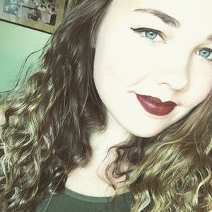 Meet your Posher, Delaney