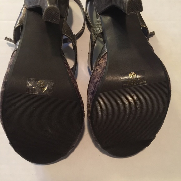 Delicious Metallic Python Heels - Picture 3 of 4
