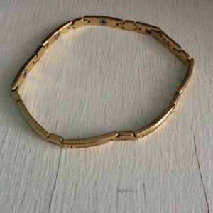 Gold bracelet