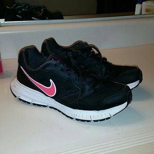 Nike Size 8 Running Shoes