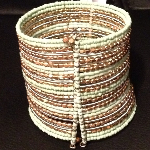 NWT Beaded Cuff Bracelet light Turquoise and Gold - Picture 3 of 3