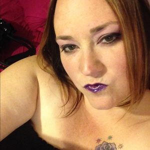 Meet your Posher, Samara