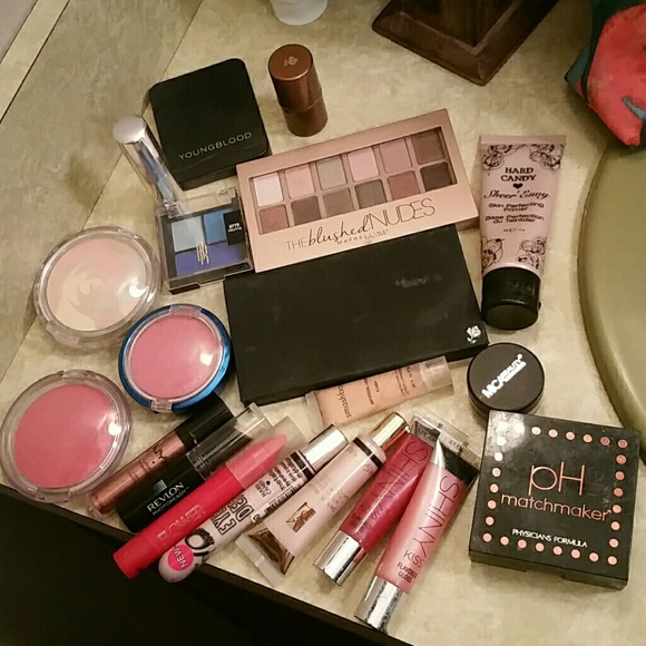 Makeup lot!