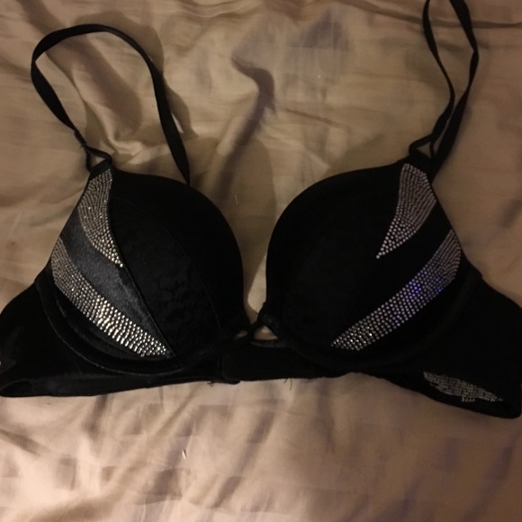 SOLD ❤️☺️VS Bombshell rhinestone bra