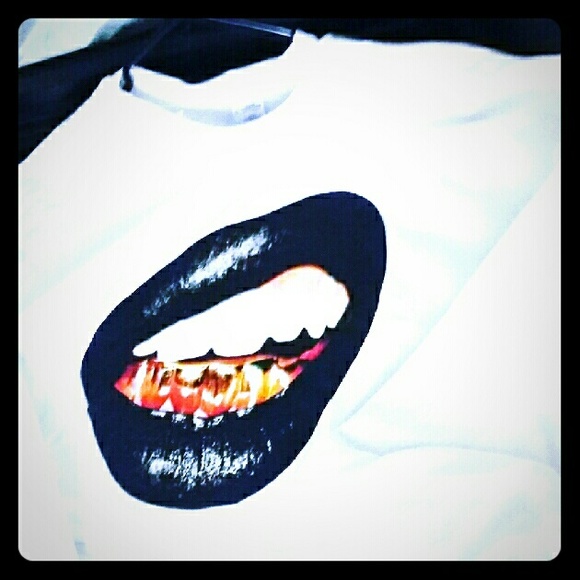 YONCE crop top sweat shirt (NEW w/o tags)