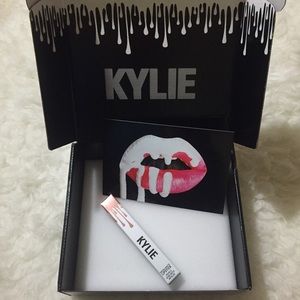 Kylie Metal matte Lip Kit in Heir