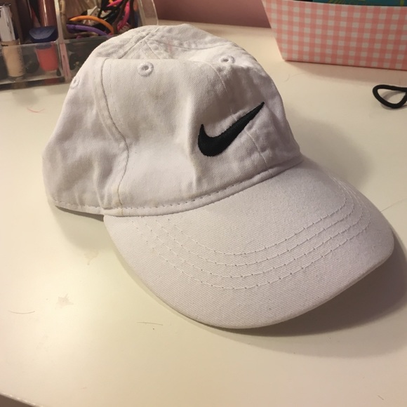white Nike hat