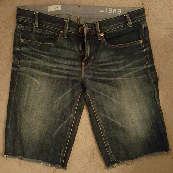 Gap bermuda cut-offs