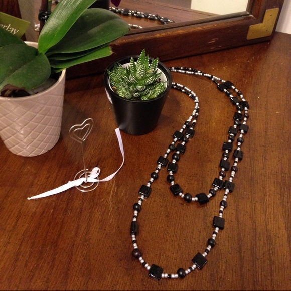 🆕 2 layers black & silver necklace - Picture 2 of 4