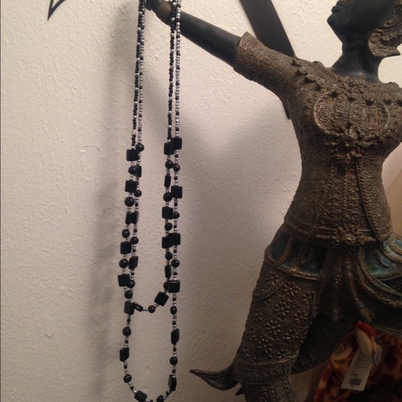 🆕 2 layers black & silver necklace - Picture 3 of 4