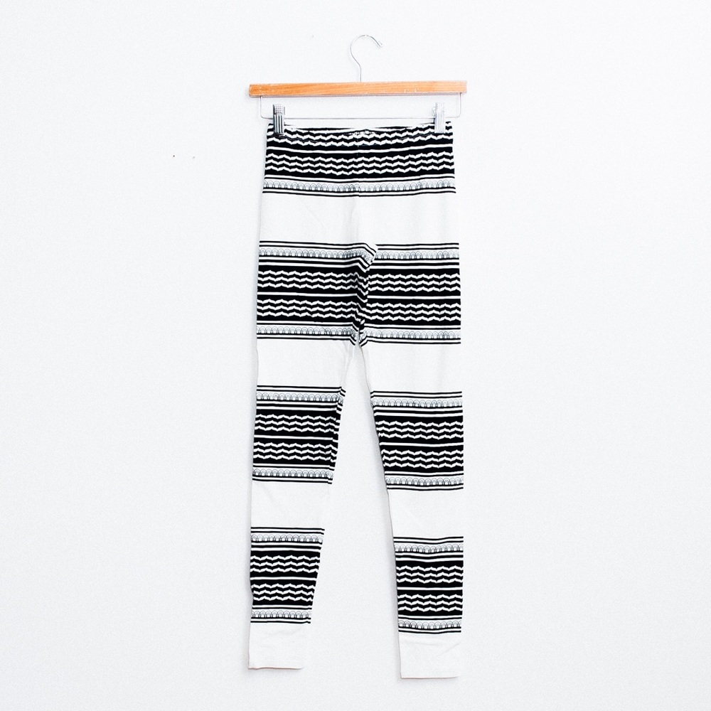 ⚡️NWOT⚡️ BLVCK SCVLE VV | Chevron Leggings