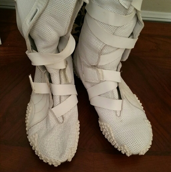 puma velcro boots