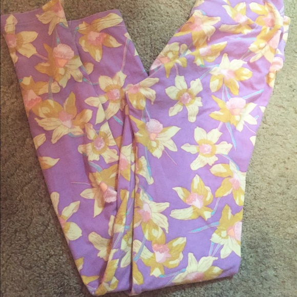 Never worn LuLaRoe leggings os