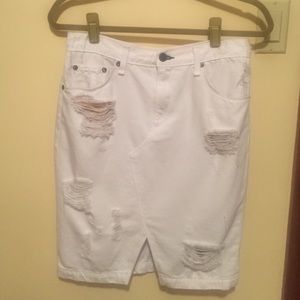 Rag and Bone white shredded moto skirt size 27