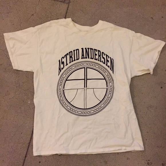 Astrid anderson tee