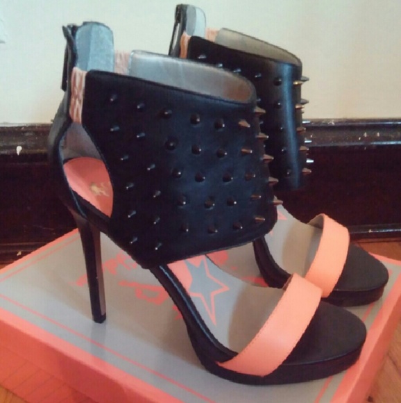 Raina by Sam Edelman