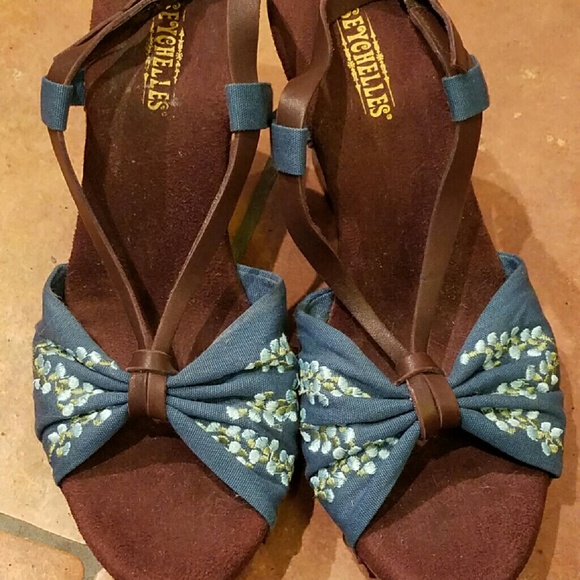 Vintage embroirdered wedges -Seychelles