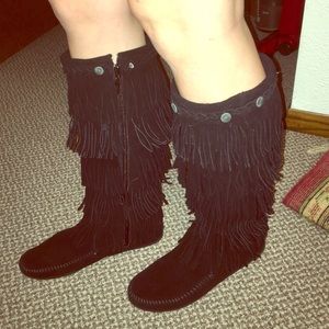 Minnetonka high fringe boot