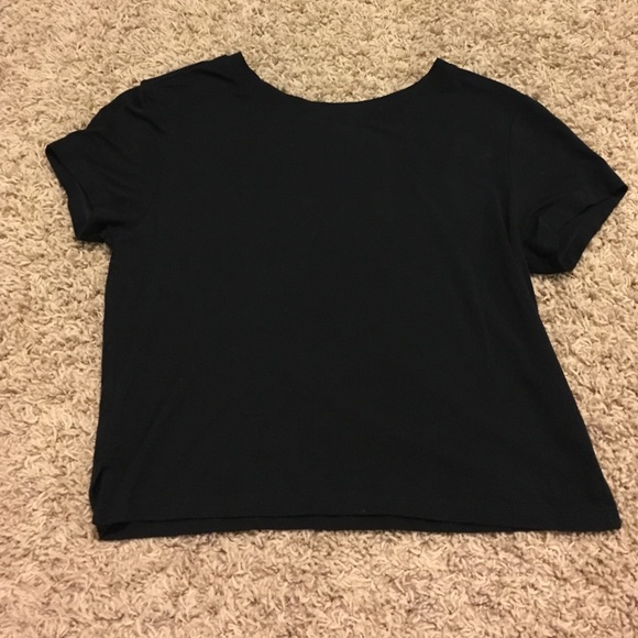 Black flowy tee crop top