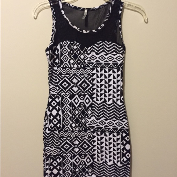 Short Aztec print dress - small
